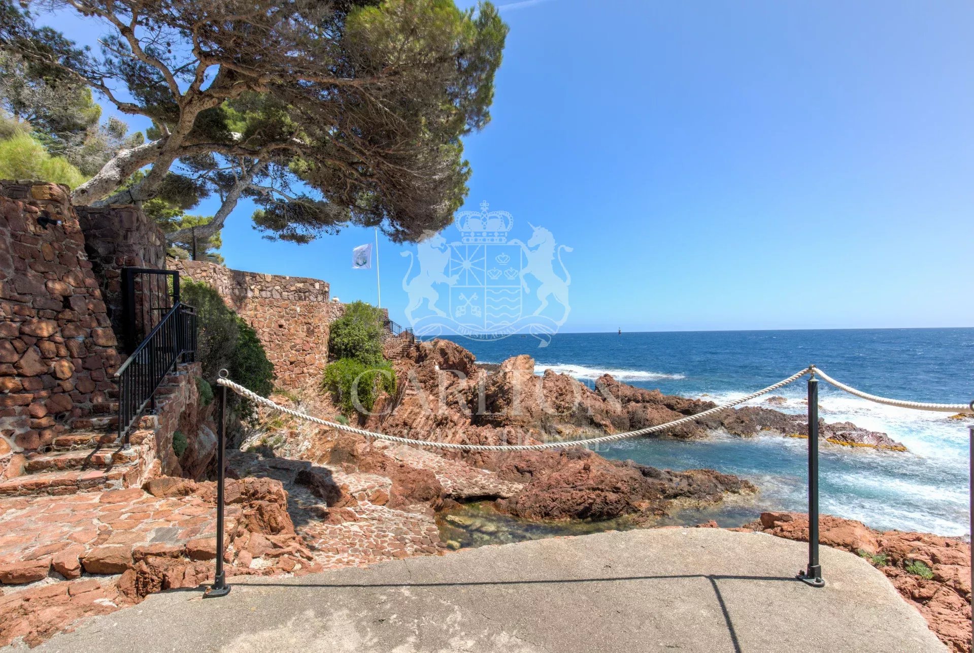 EXCLUSIVITÉ – Demeure Méditerranéenne avec accès privé à la mer
