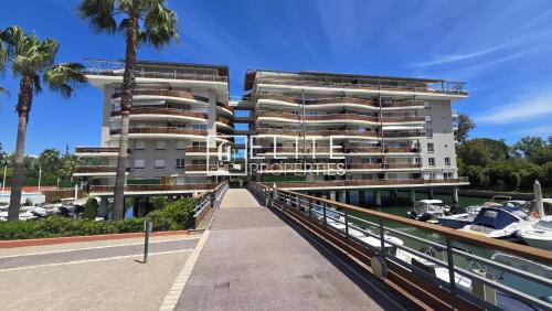 APPARTEMENT 3 PIÈCES DE 70m² + GARAGE, CAVE & PISCINE - MANDELIEU-LA-NAPOULE