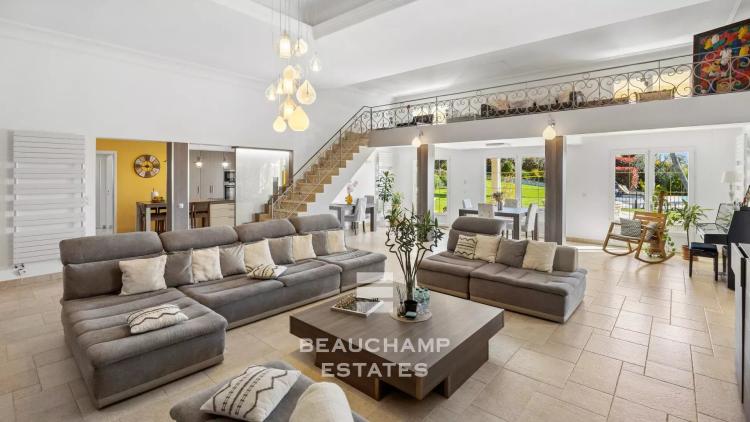 Co-Exclusivité - Villa néo-provençale 5 chambres avec piscine  - Nice Fabron