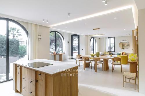 Villa contemporaine 4 chambres avec piscine intérieur - Cannes