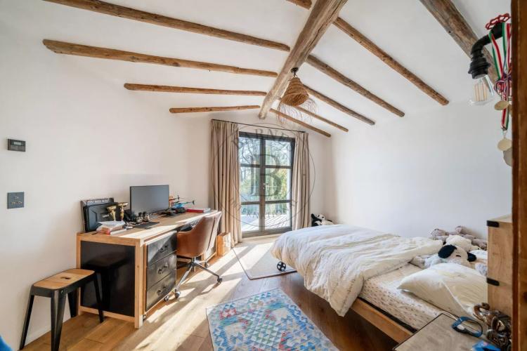 MOUGINS – PROPRIÉTÉ DE CHARME – ADRESSE RECHERCHÉE