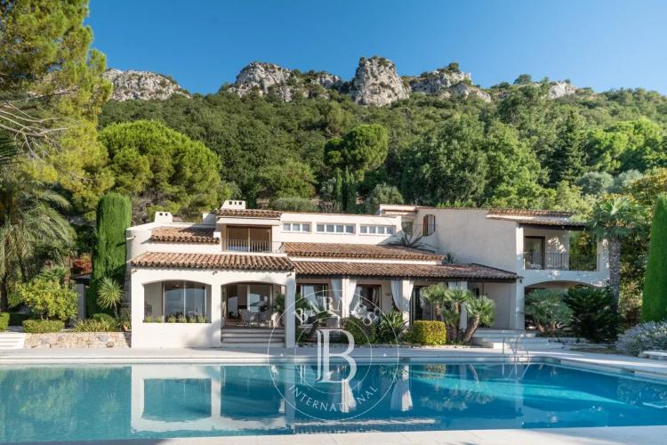 Propriété d’exception à Vence avec vue panoramique mer & montagne