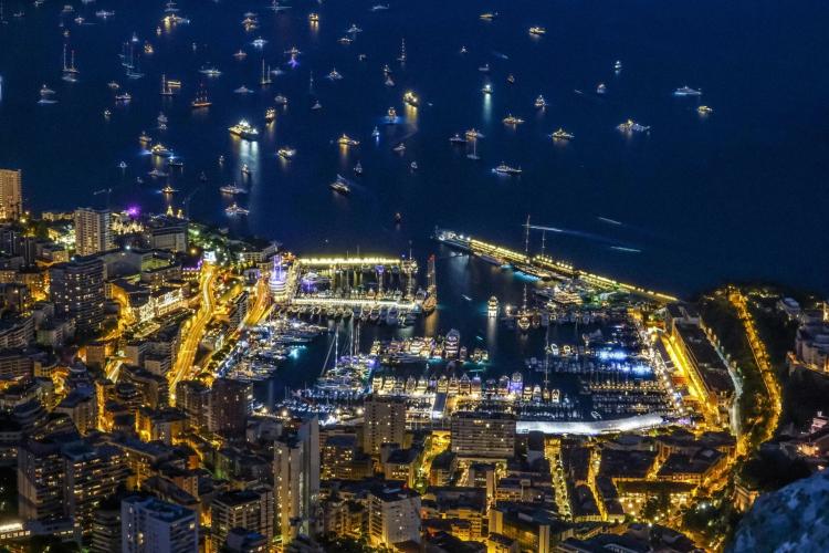 Propriété commerciale au Carré d'Or à vendre