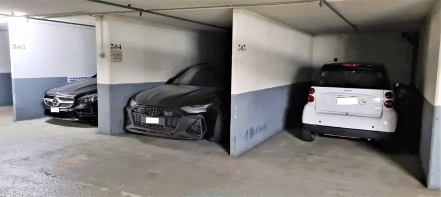 4 places de parking à Condamine