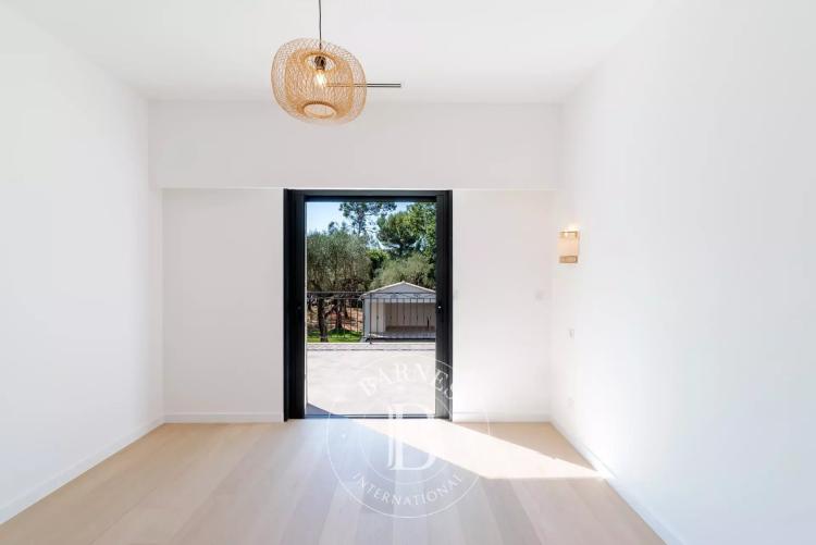 Chateauneuf-Grasse, 5 chambres, au calme, vue mer