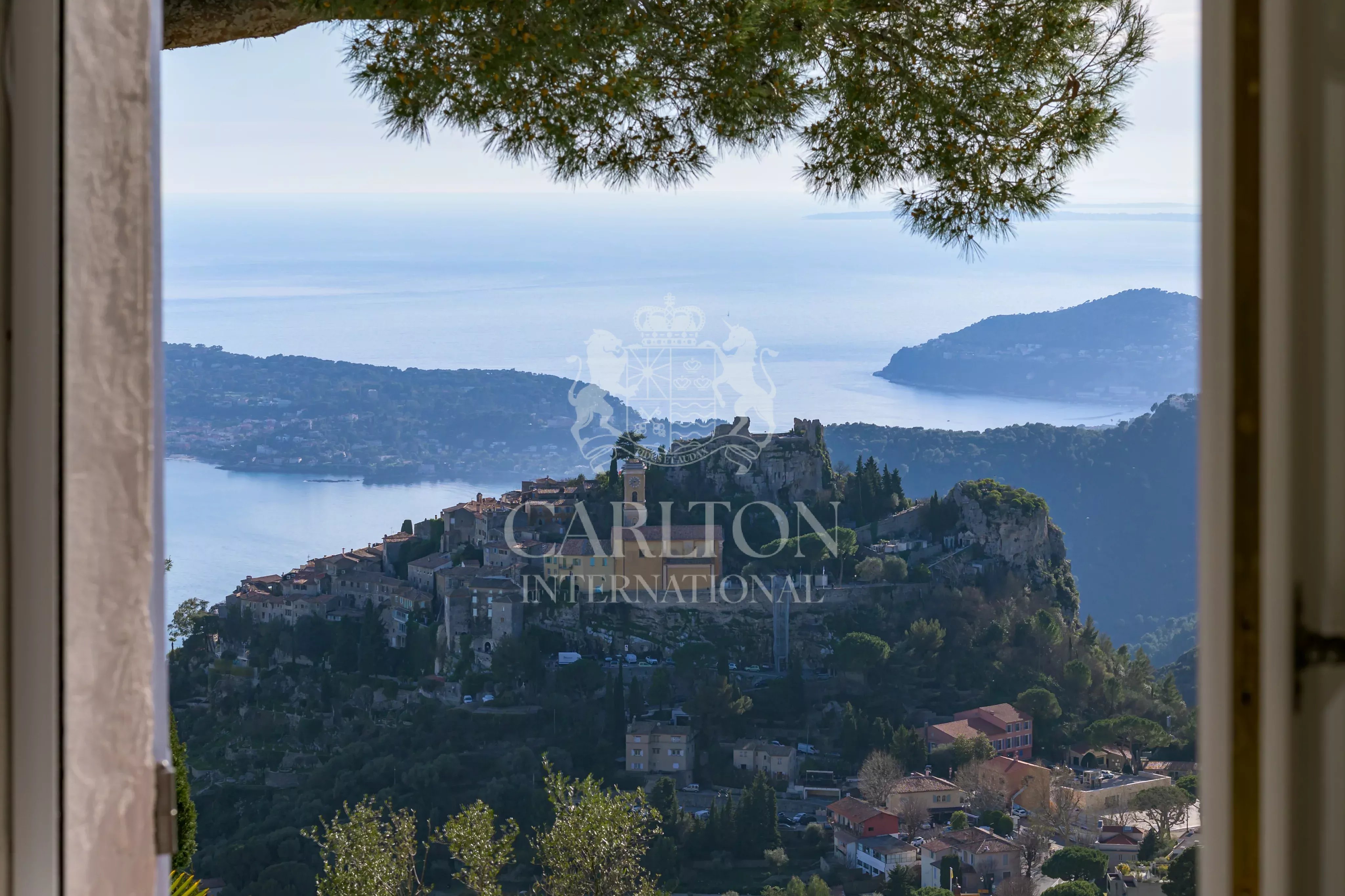 Èze – Élégante villa provençale avec vue mer exceptionnelle