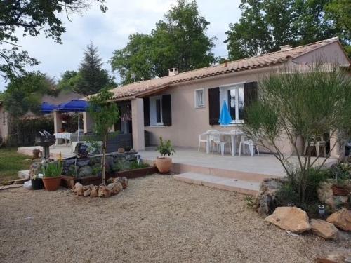 REGUSSE  JOLIE MAISON RENOVEE 100 M2