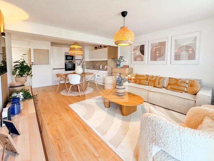 Palm Beach – Superbe 2 pièces entièrement refait Place de l’Étang
