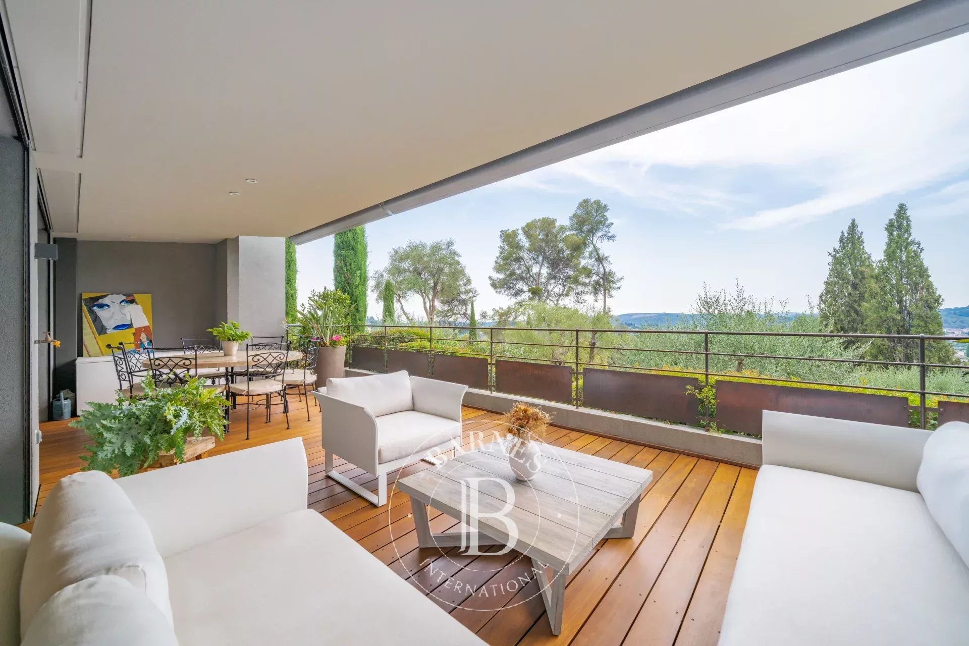 Saint-Paul de Vence – Appartement d’exception avec vaste terrasse et vue mer