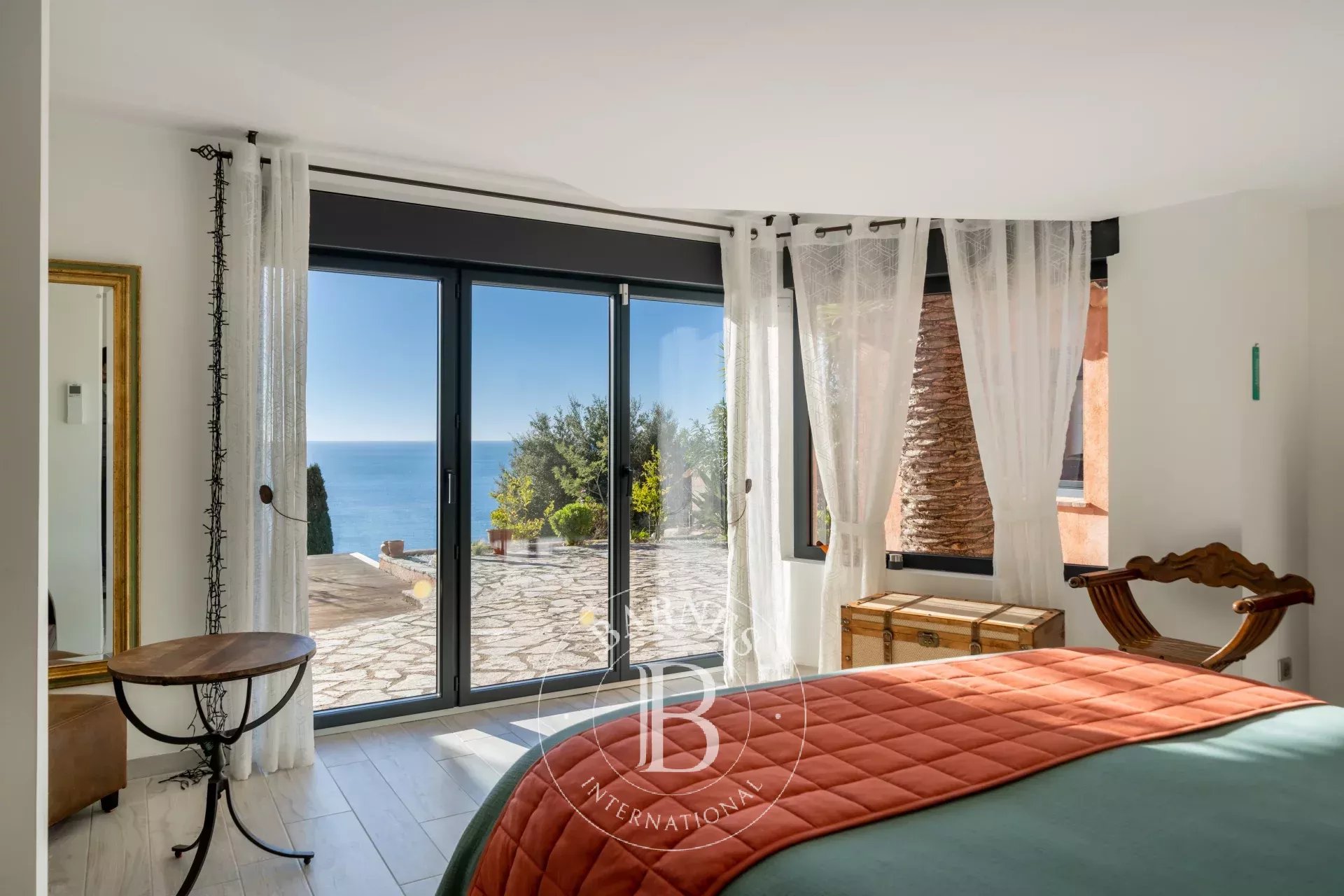 SAINT-RAPHAËL - VILLA RÉNOVÉE AVEC VUE MER PANORAMIQUE
