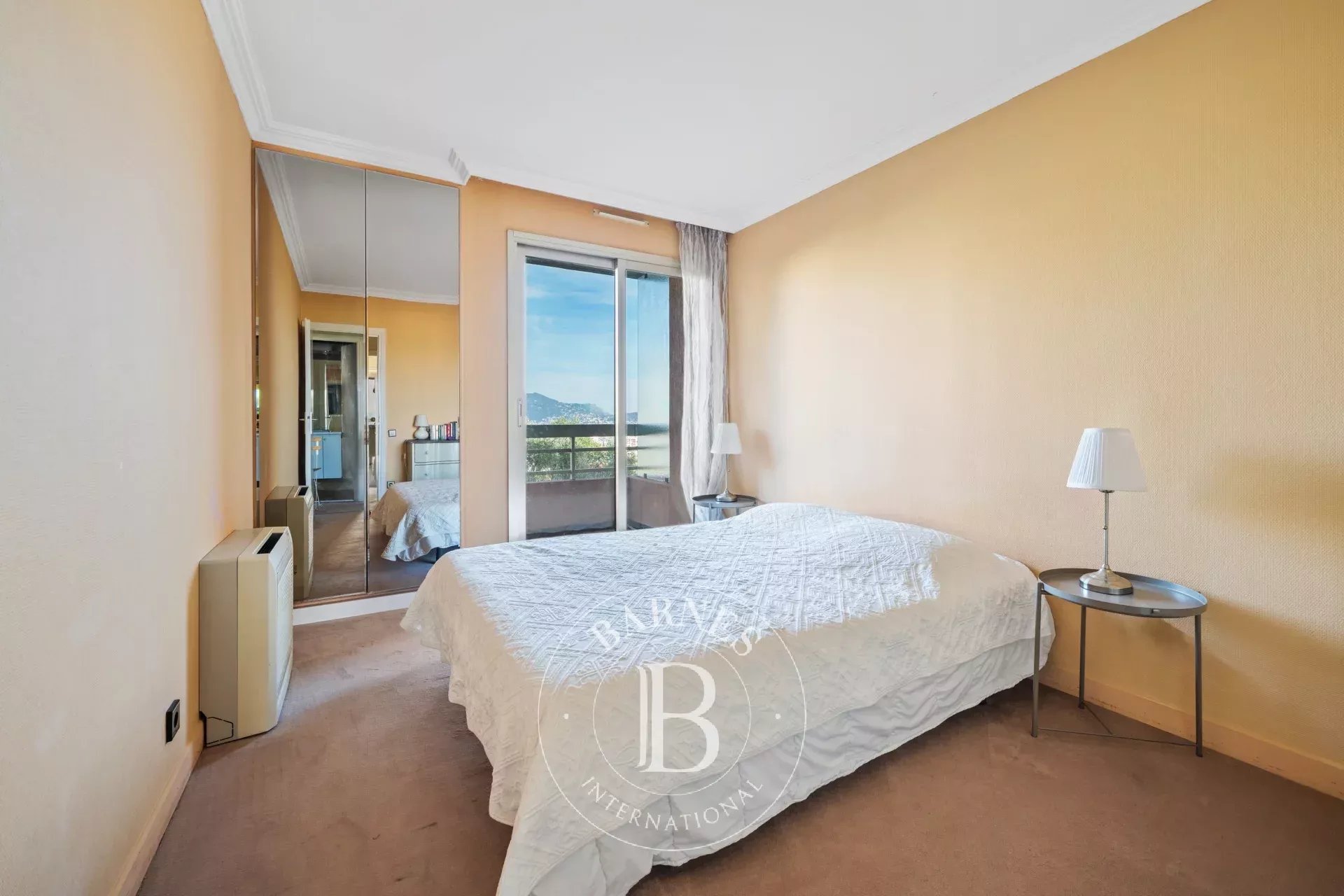 NICE – LA LANTERNE — APPARTEMENT TRAVERSANT AVEC VUES MER & GRANDE TERRASSE