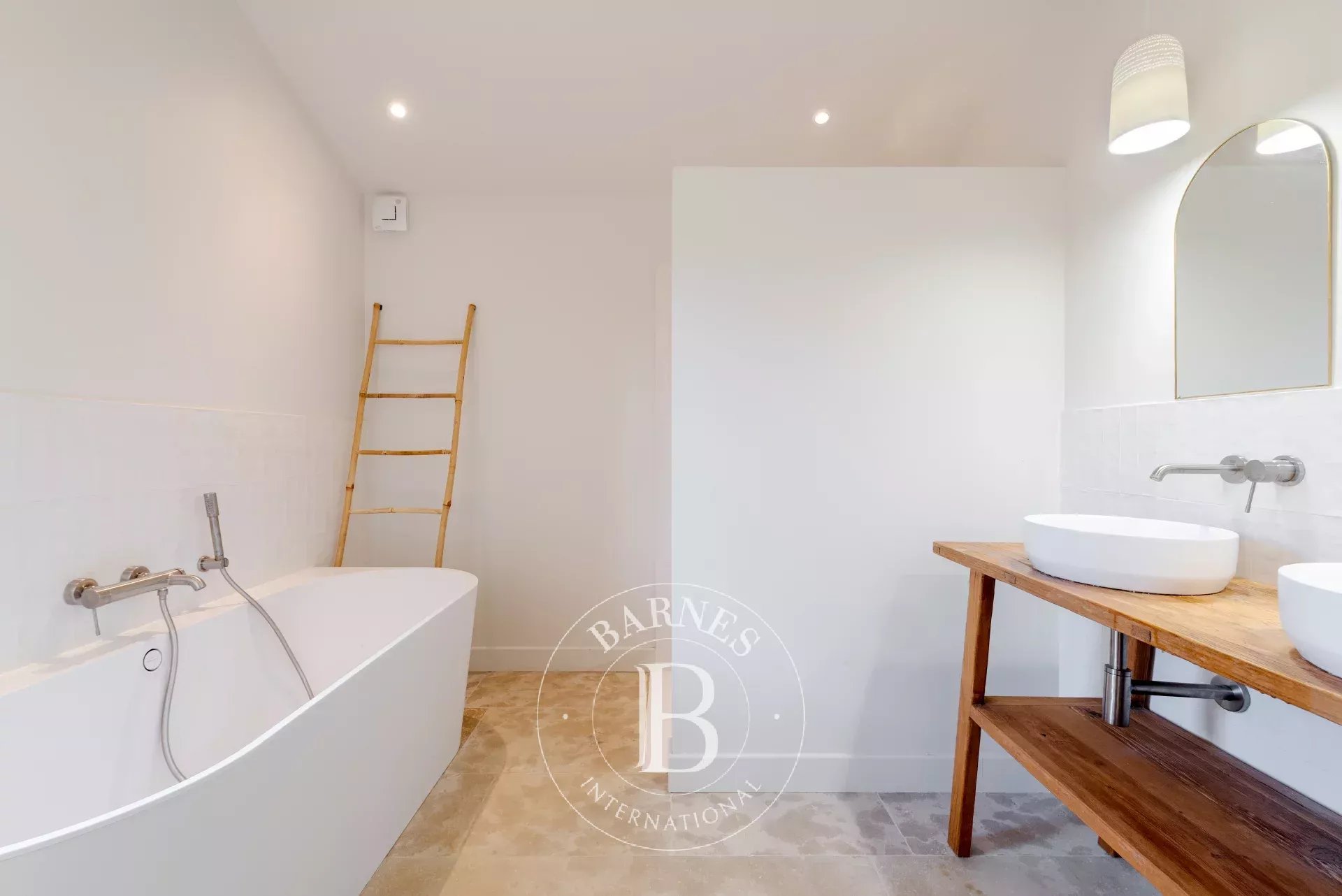 Valbonne, Domaine fermé, calme, 4 chambres, piscine