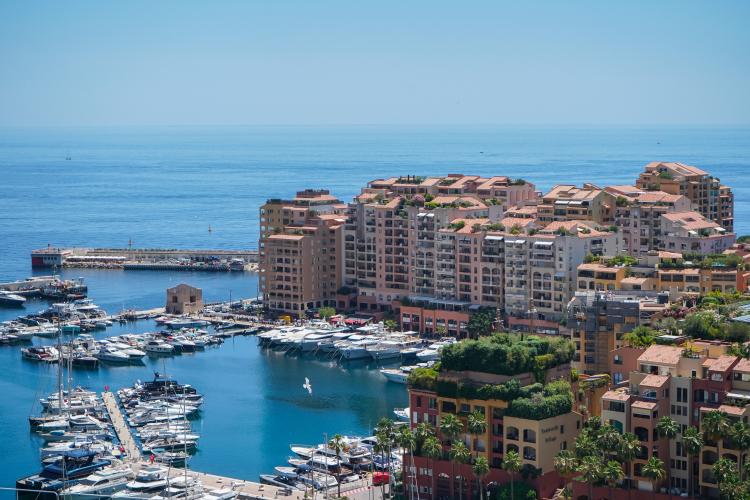 PORT DE FONTVIEILLE - STUDIO AVEC APERÇU MER