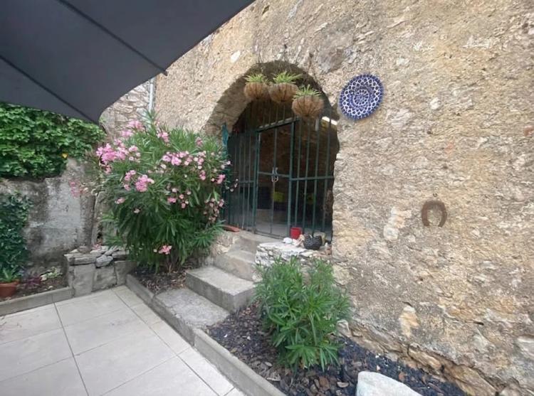 CHARME ET AUTHENTICITE MAISON T4 145 M2 AMPUS