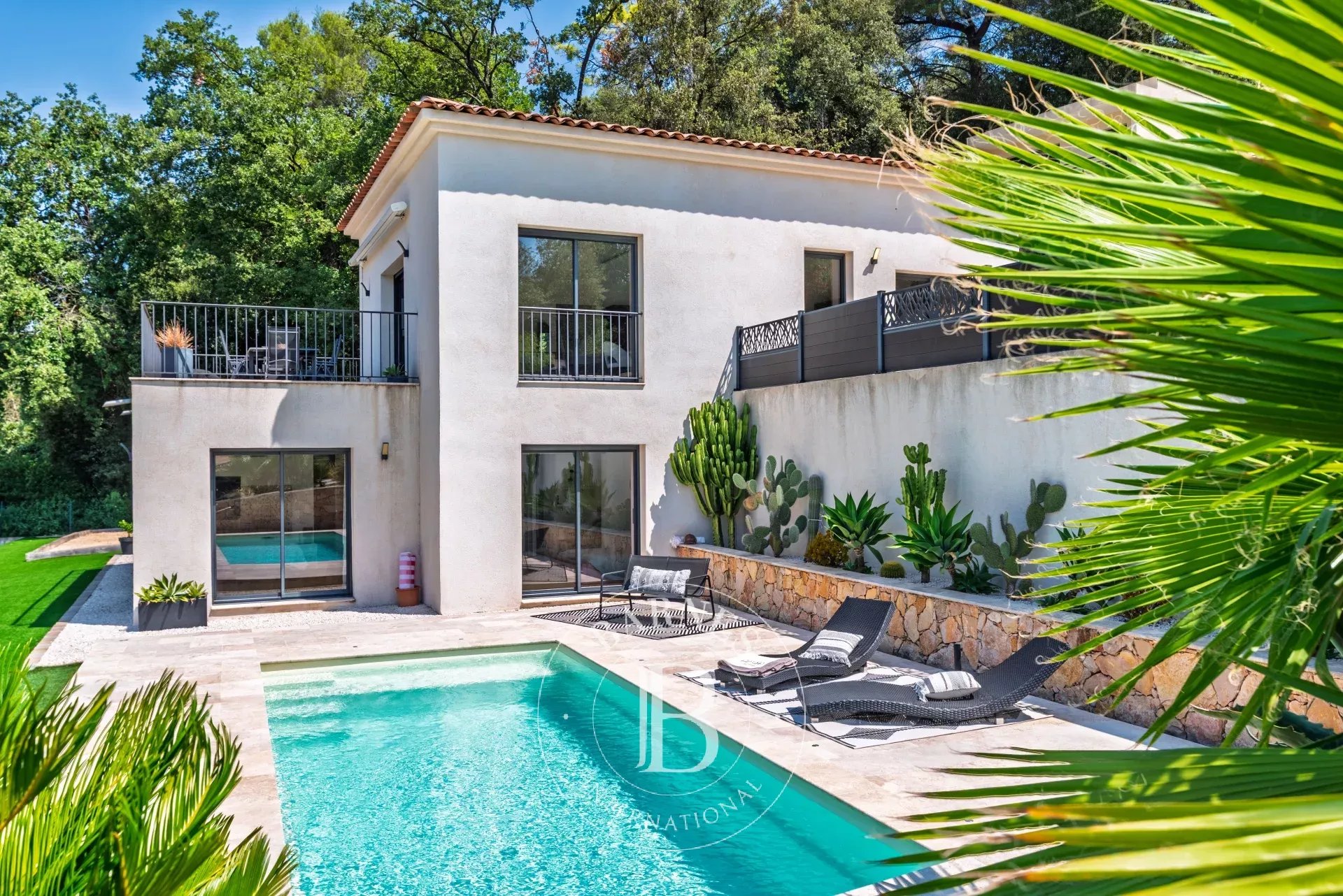 Valbonne - Élégante villa contemporaine récente à quelques pas des écoles internationales - Studio indépendant