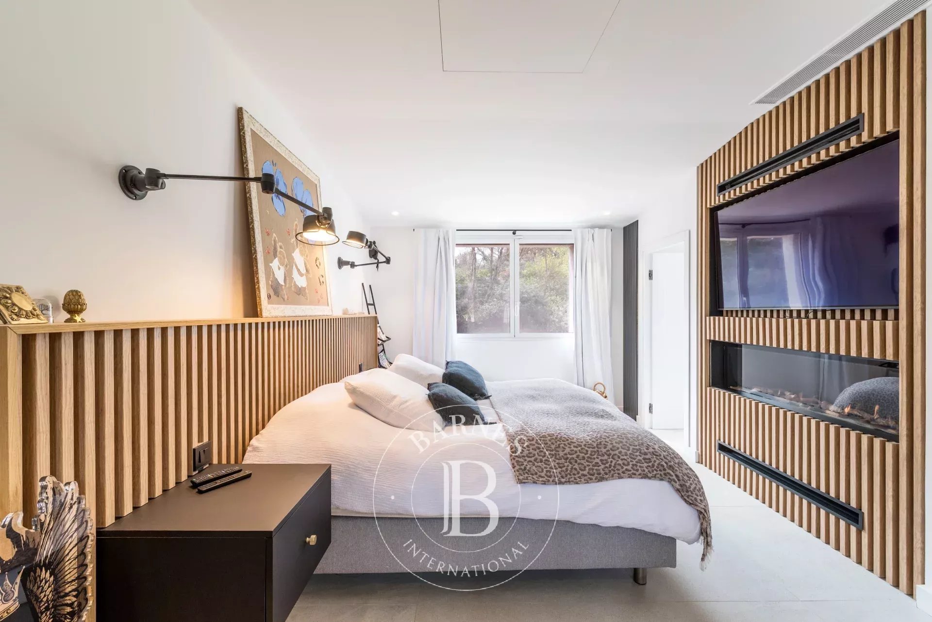 Valbonne - A pied du village - Propriété familiale rénovée - Maison d’amis - Mazet - Appartement indépendant.