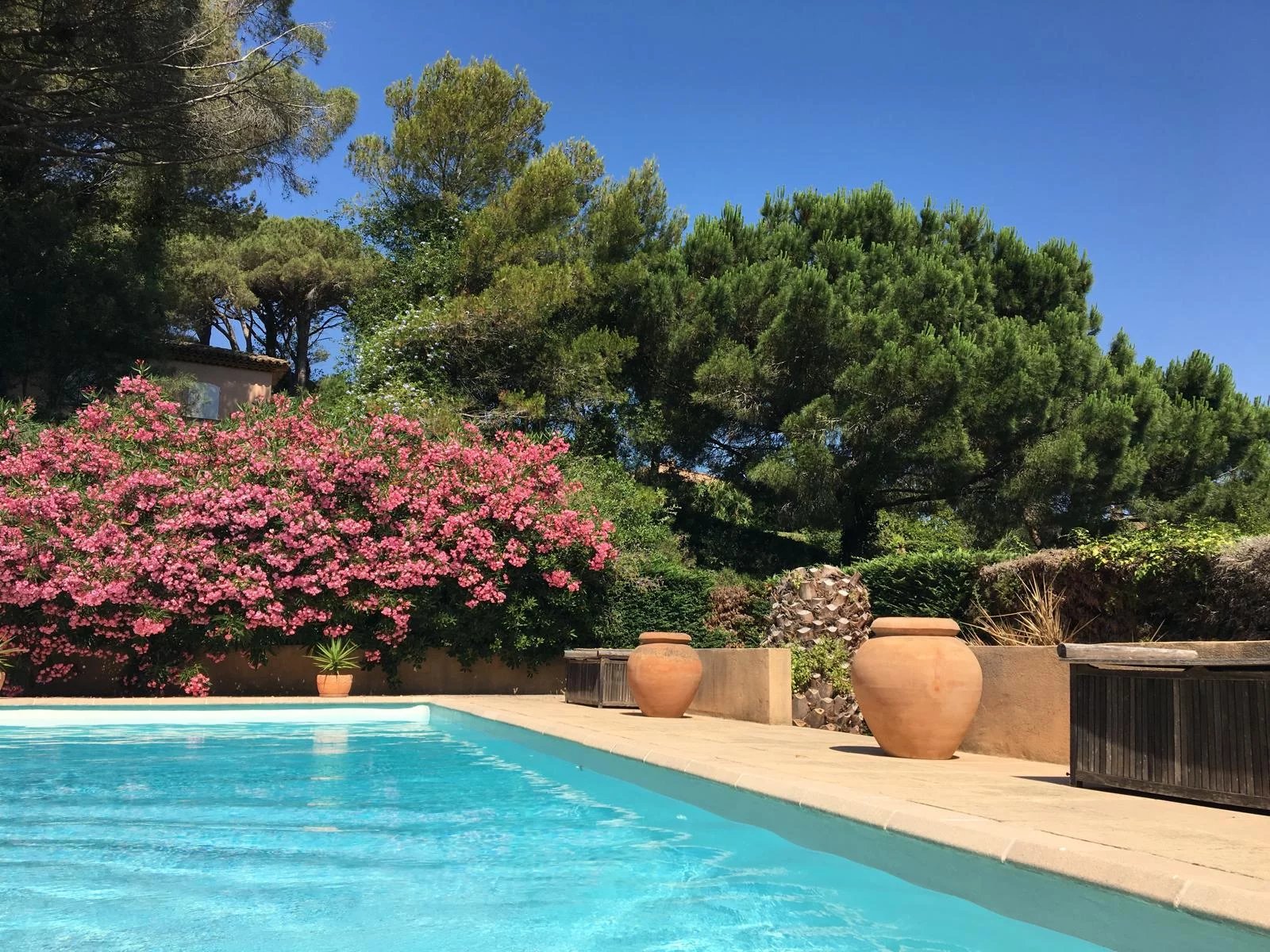 GASSIN – VILLA AVEC VUE MER À QUELQUES MINUTES DE SAINT-TROPEZ