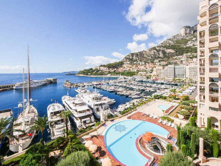 PALAZZO LEONARDO - APPARTEMENT SUR UN ÉTAGE ENTIER - VUE MER