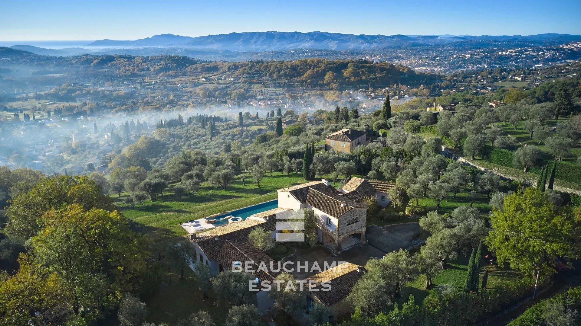 Bastide 5 chambres avec vue mer Châteauneuf-Grasse