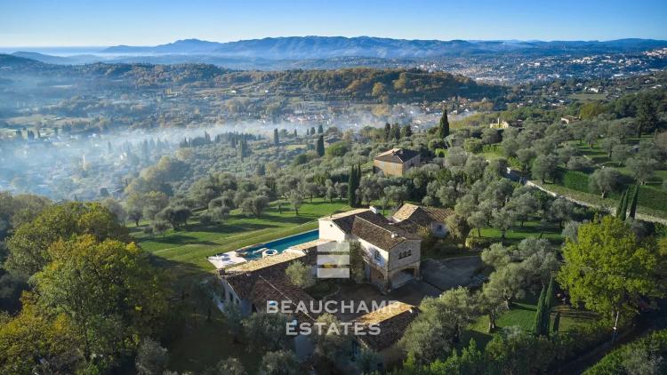 Bastide 5 chambres avec vue mer Châteauneuf-Grasse