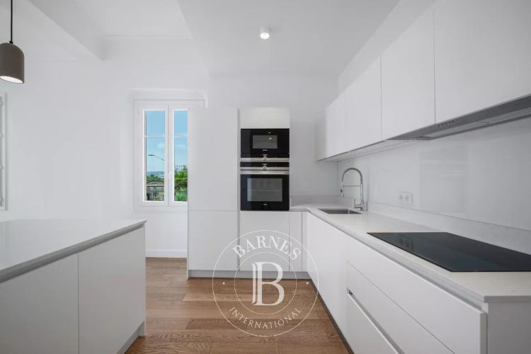 NICE - PONCHETTE - APPARTEMENT ENTIERTEMENT RENOVE