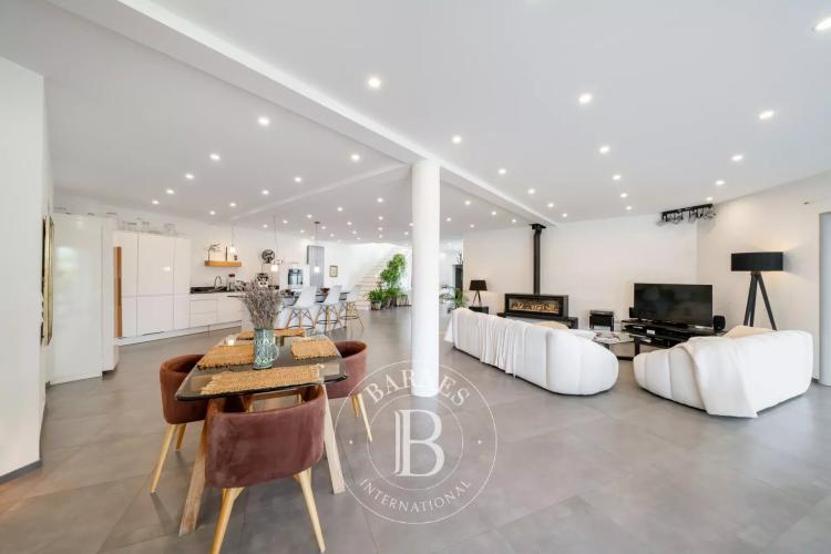 Cagnes-sur-Mer - Élégante villa contemporaine avec vue mer et montagnes