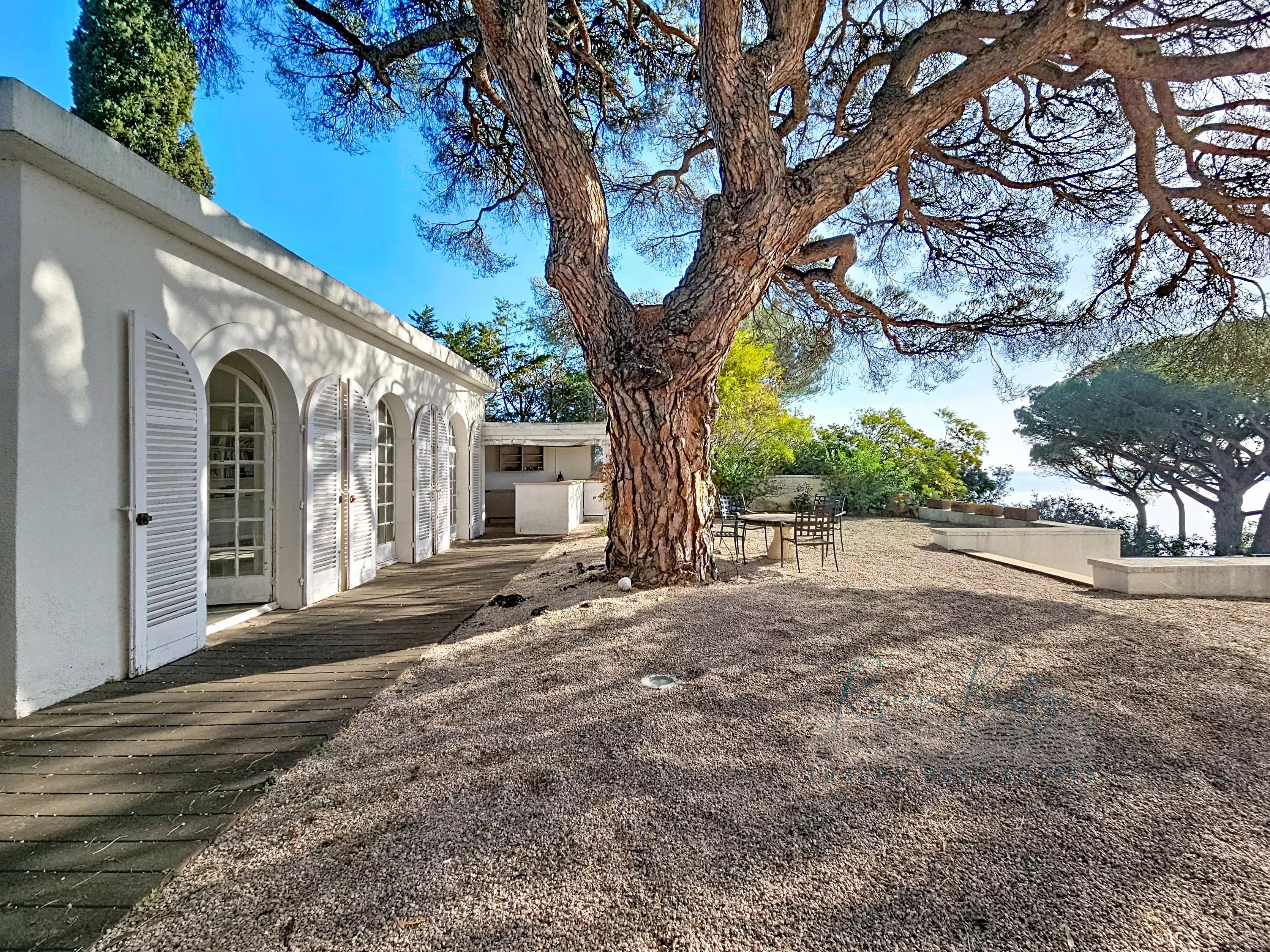 Villa avec vue mer panoramique sur la baie de Saint-Tropez