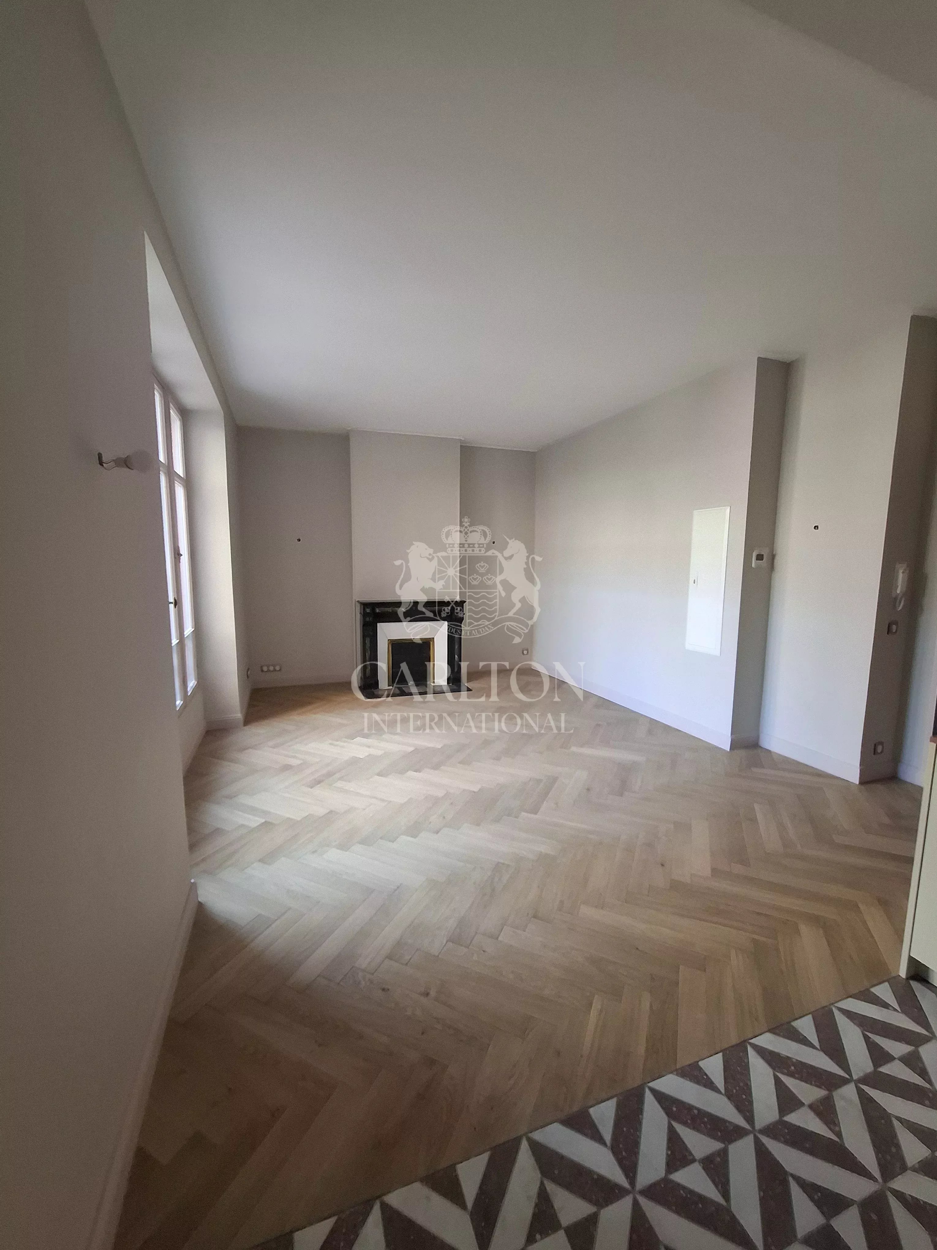 Appartement refait à neuf – Carré d’Or, Nice