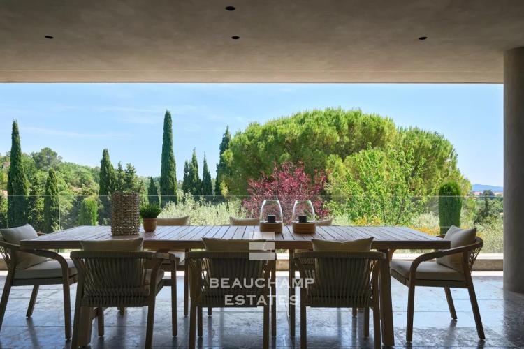 Exclusivité - Montauroux – Villa contemporaine avec vue panoramique