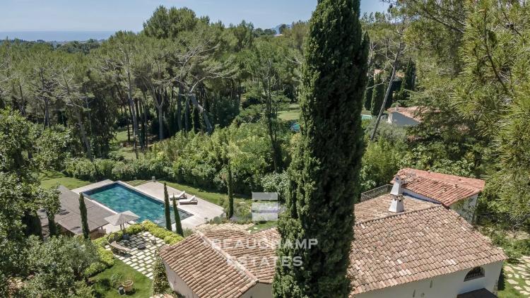 Propriété de charme 5 chambres avec piscine à Mougins