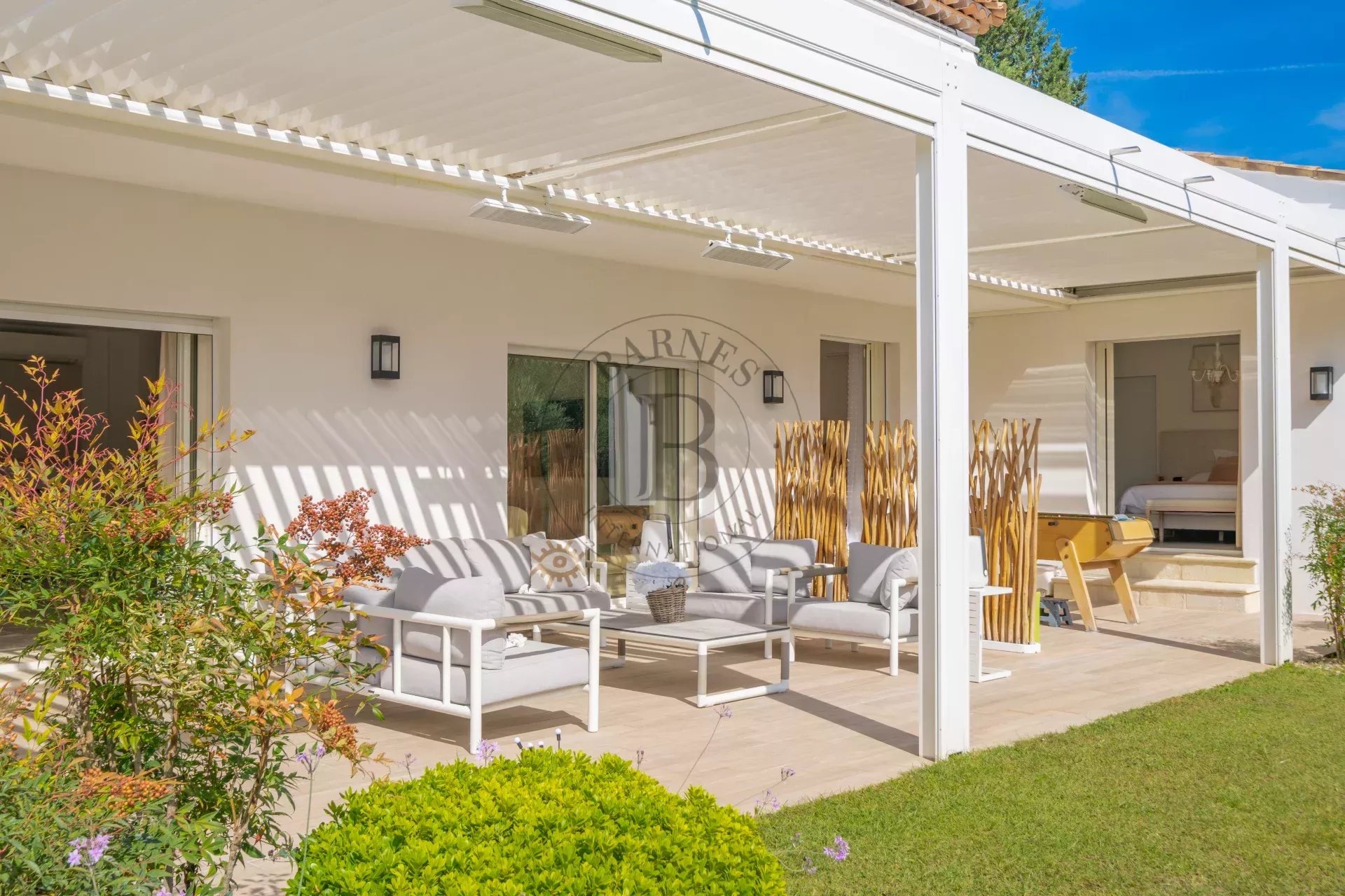 VILLA MOUGINS – VAUMARRE – À QUELQUES MINUTES DU CENTRE
