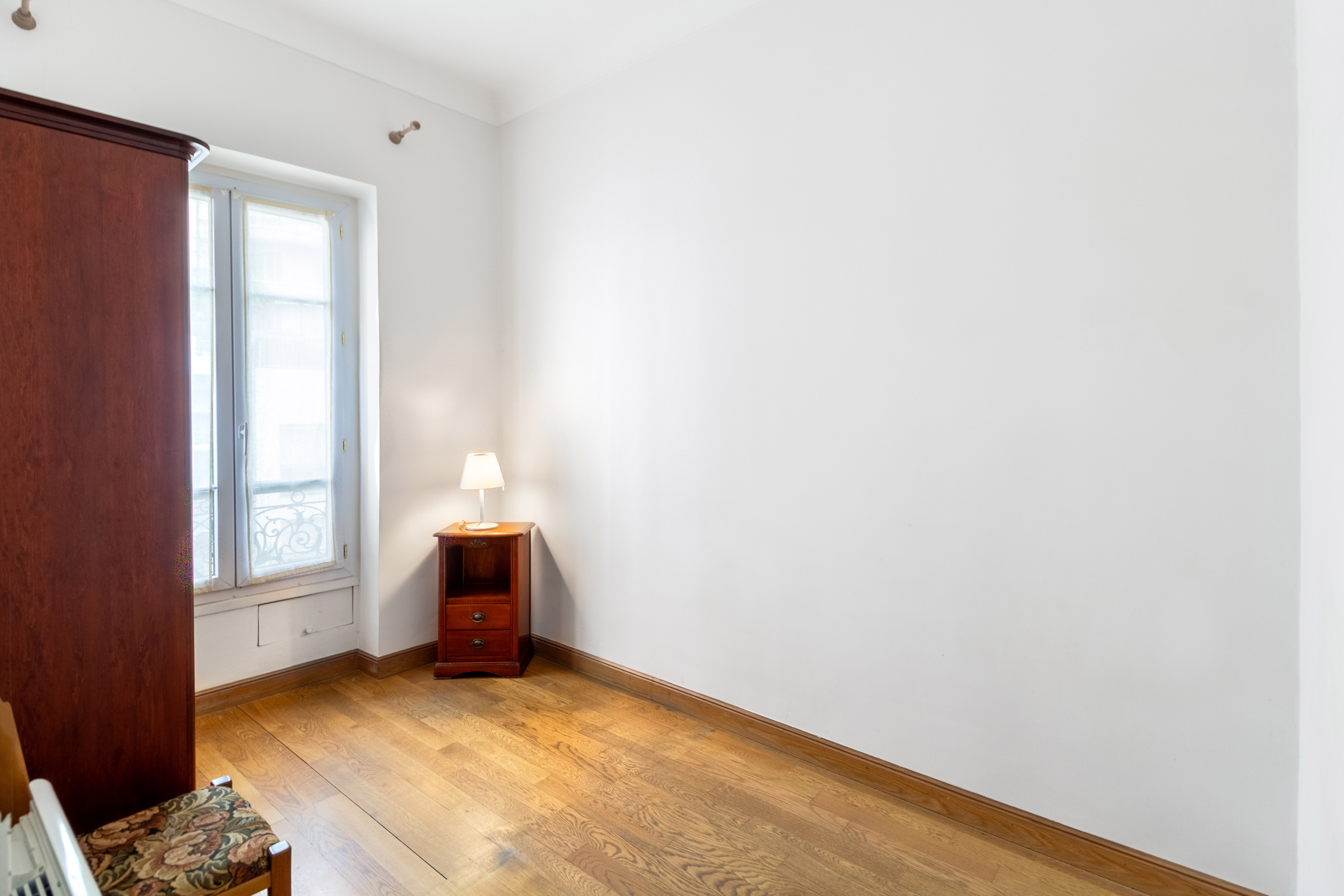 Villa Nel : 3 Pièces à Rénover avec Vue Mer et Cave