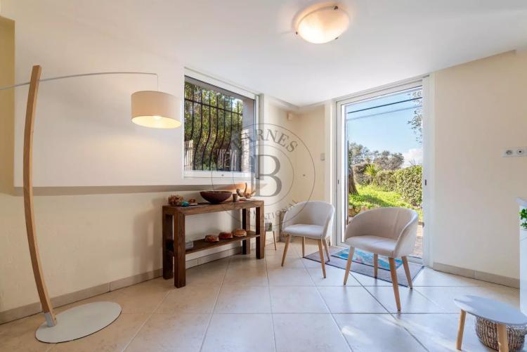MOUGINS – PEYROUES – BELLE PROPRIÉTÉ À FORT POTENTIEL