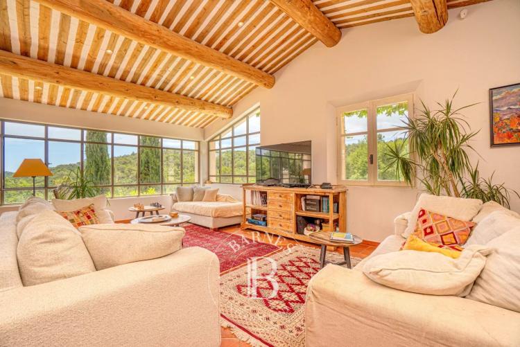 Valbonne - Unique propriété à pied du village - Terrain 1,6 hectare