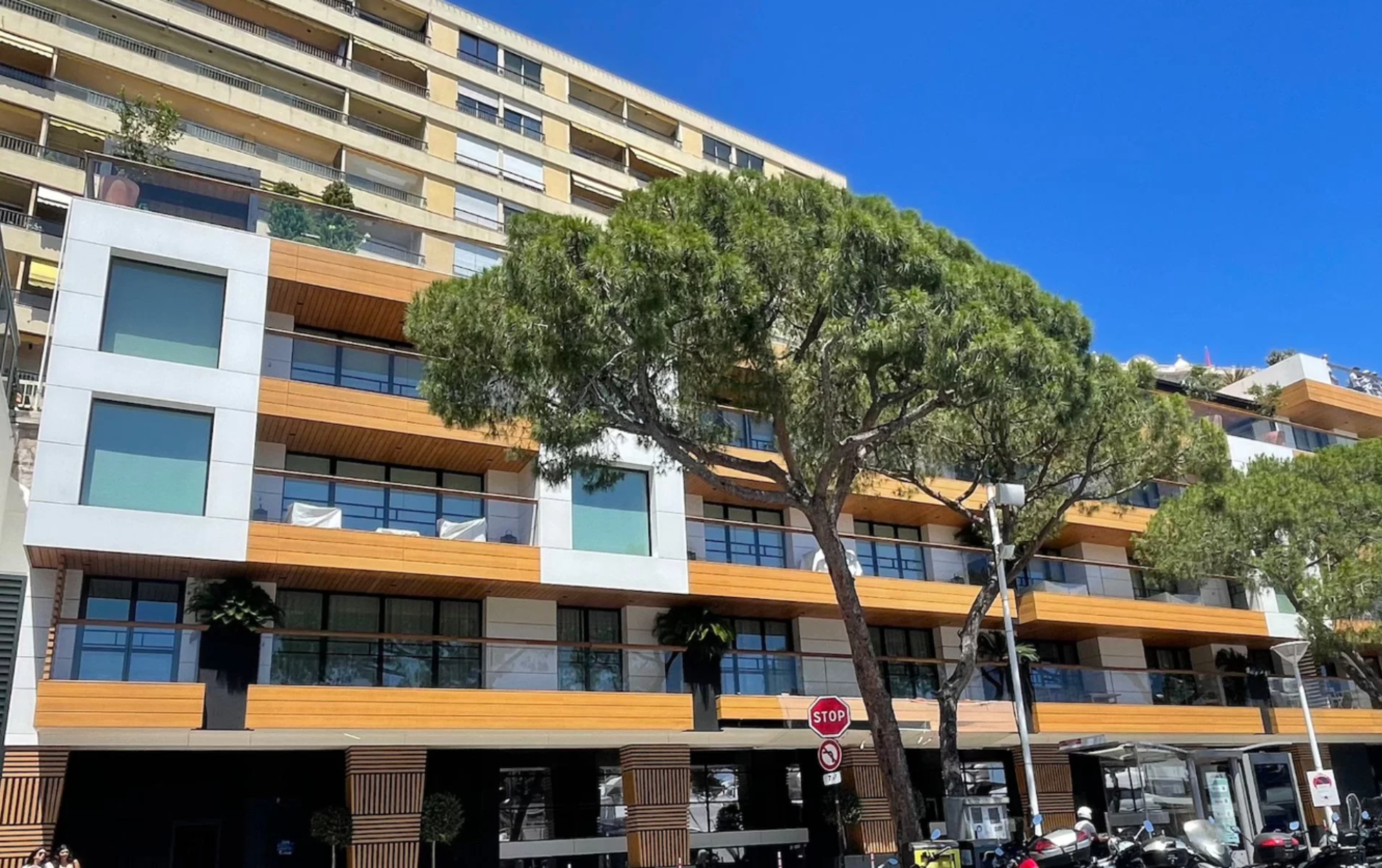 PORT HERCULE: bureau de 13m2 en location