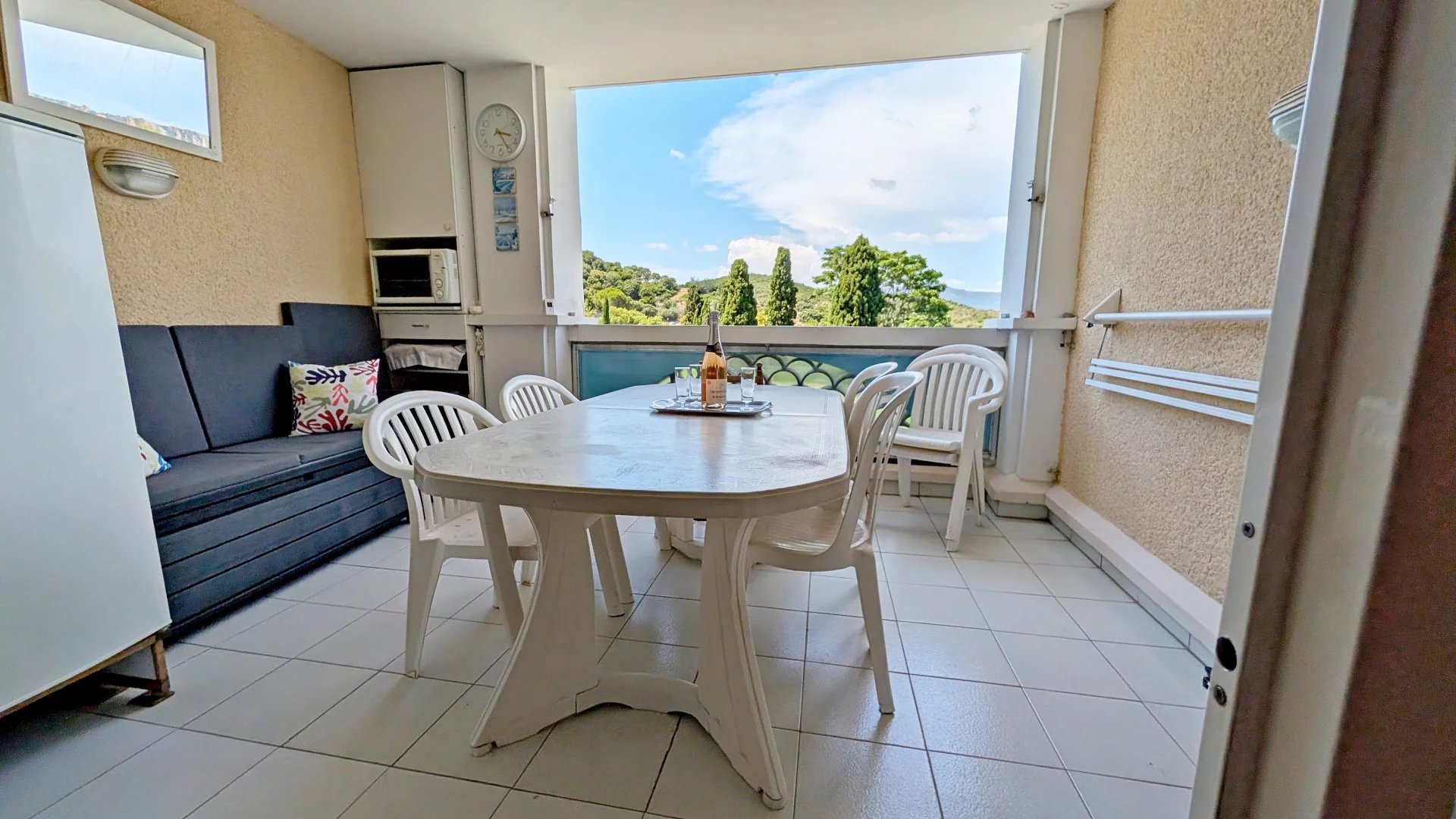 SAINT RAPHAEL - AGAY - CAP ESTEREL studio cabine type large