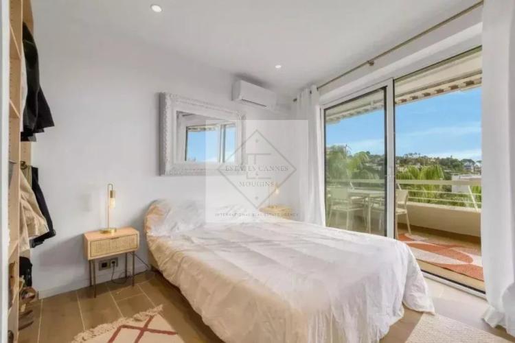 APPARTEMENT 3 PIÈCES RÉNOVÉ – MOURE ROUGE – VUE MER PANORAMIQUE