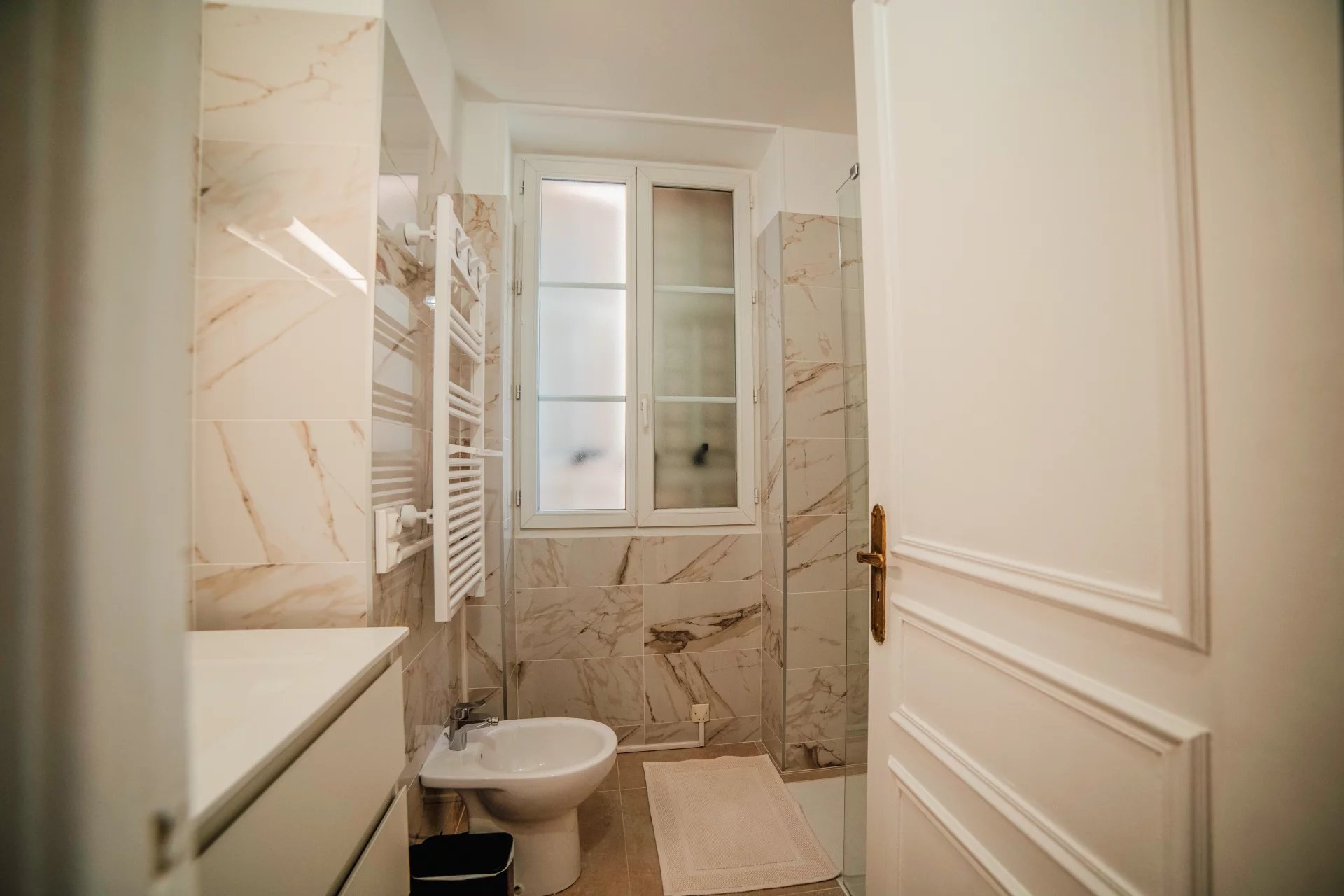 Appartement 4 Pièces à Vendre à Monaco – Immeuble Bourgeois à La Condamine.
