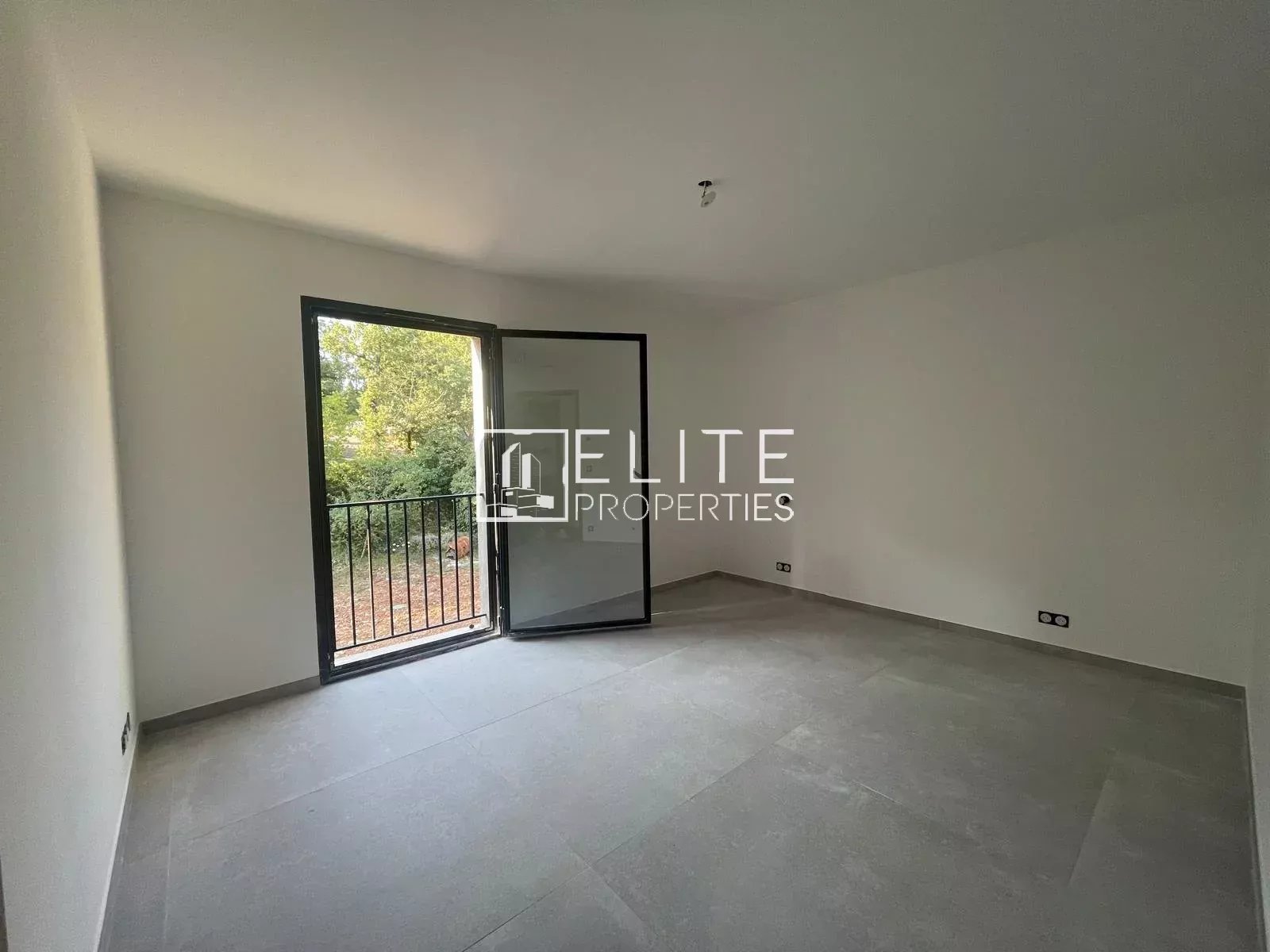 MAISON NEUVE 4 PIECES 120m² SAINT-CEZAIRE