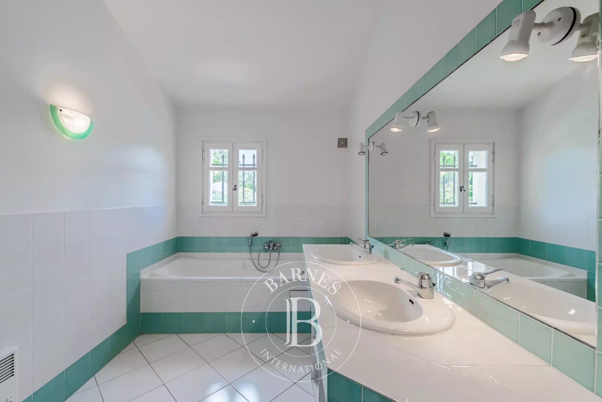 Proche de Valbonne - Villa provençale - Piscine