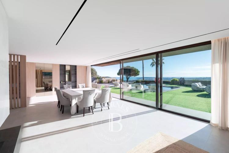 Villa d’exception clé en main avec vues panoramiques mer – Domaine privé sécurisé