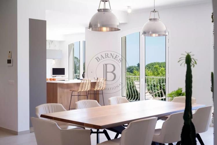 LA ROQUETTE-SUR-SIAGNE – VILLA FAMILIALE RÉNOVÉE – APERÇU MER