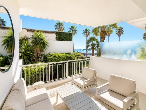 CANNES PALM BEACH — FRONT DE MER