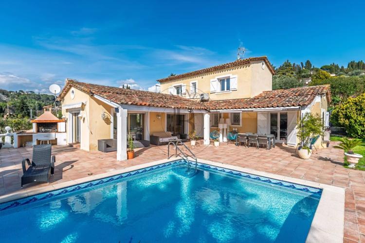 MOUGINS – DOMAINE SÉCURISÉ - VUE SUR LE VILLAGE