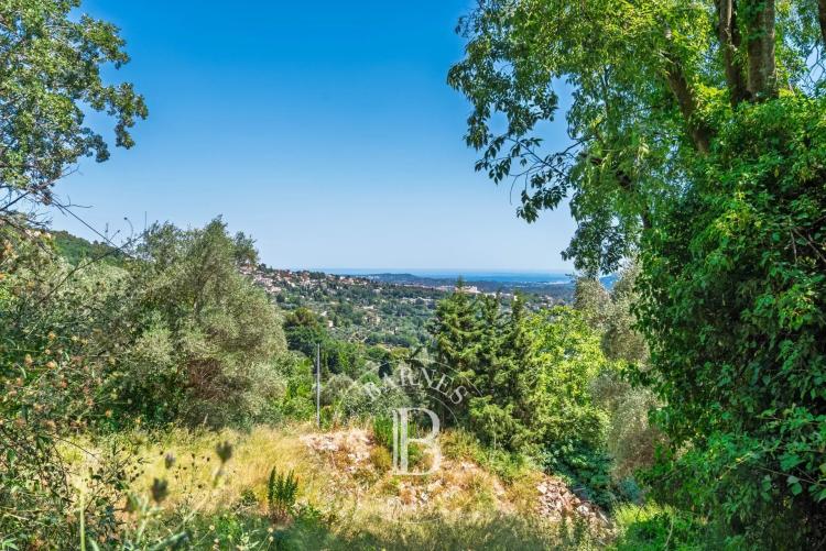 Grasse - Saint François - Terrain viabilisé vue mer - 2300m²