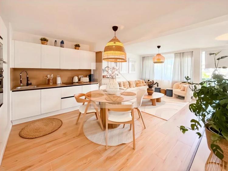 Palm Beach – Superbe 2 pièces entièrement refait Place de l’Étang
