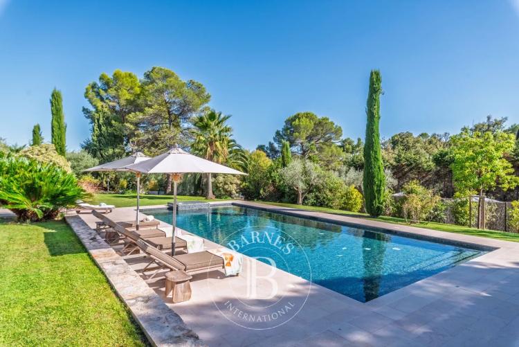 Valbonne - Luxueuse propriété familiale avec maison d'amis - A pied du village - 8 chambres