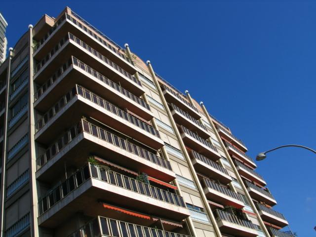 Élégant studio rénové au Riviera Palace – charme bourgeois et vue montagne