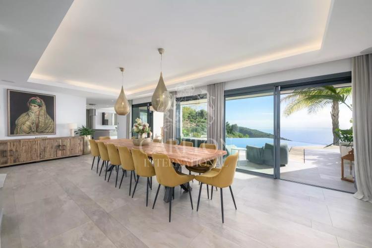Villa contemporaine d’exception avec vue sur mer et deux piscines – Aux portes de Monaco