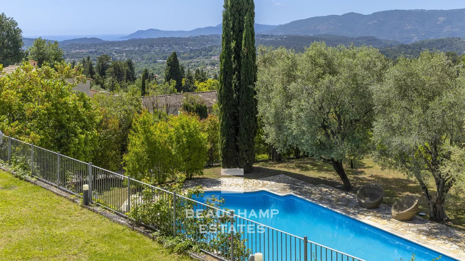 Propriété provençale en pierre 5 chambres avec vue mer - Grasse
